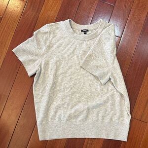 Express Light Heather Gray Short Sleeve Sweater Crewneck Tee